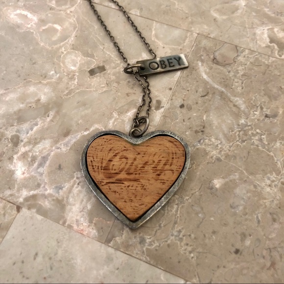 Obey necklace wooden heart - Picture 5 of 5